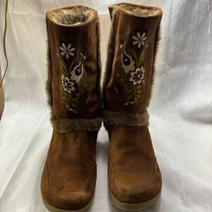 26. REPORT Leather Upper Faux Fur lined Boho Style Embroider Boots Womens sz 9.5